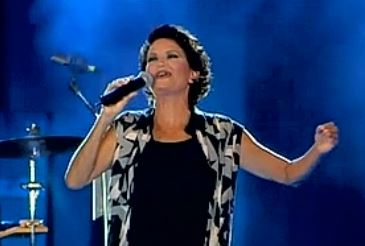 Η Αλκηστις Πρωτοψάλτη σε μια μαγική βραδιά στο Μαραθώνα