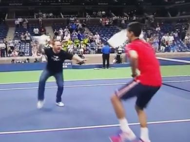 Ο… τρελός χορός του τενίστα Τζόκοβιτς