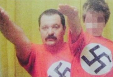 Νέες φωτογραφίες – ντοκουμέντα του Χρήστου Παππά με ναζιστικά σύμβολα