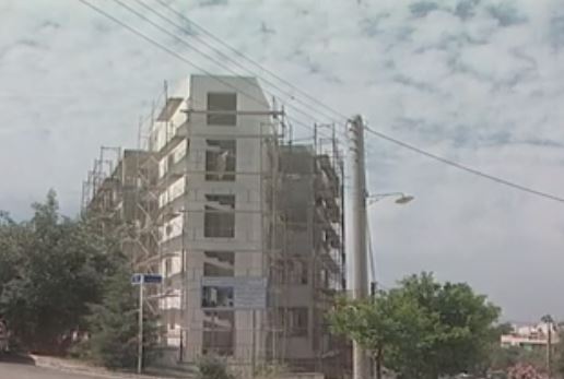 Συνεχής η πτώση στις τιμές των ακινήτων