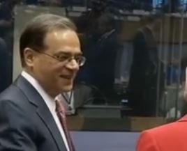 Αγώνας δρόμου 32 ημερών για την κυβέρνηση