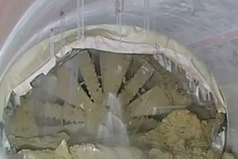 Στον σταθμό «Νίκαια» έφθασε ο μετροπόντικας «Ιππόδαμος»