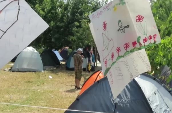 Άμεσα ξεκινά η μετεγκατάσταση των προσφύγων στον Ελαιώνα