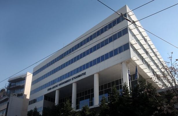 «Λαβράκια» έβγαλαν οι έλεγχοι του ΣΔΟΕ τον Ιούλιο