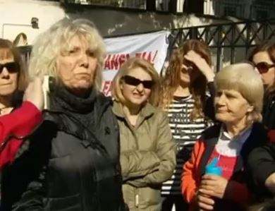 Καθαρίστριες με σύμβαση έργου ζητούν επαναπρόσληψη από Κατρούγκαλο