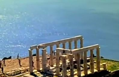 Τεράστιο πλήγμα από την ενδεχόμενη αλλαγή του ΦΠΑ στον τουρισμό