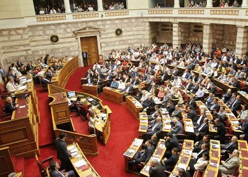Σκληρές κόντρες στην Ολομέλεια της Βουλής