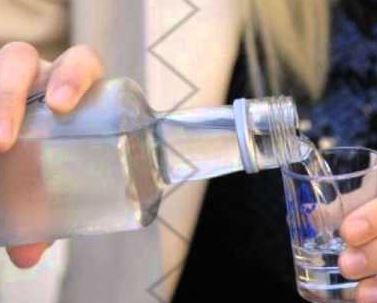 Αύξηση του φόρου στο τσίπουρο και στην τσικουδιά ζητεί η Κομισιόν