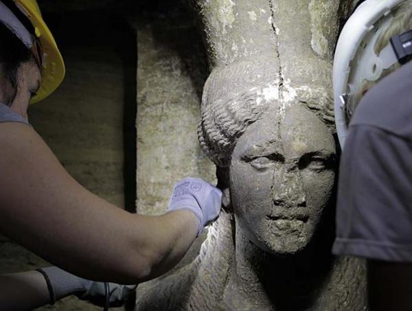 Αρχαιολόγοι: Παραγγελία του Μ. Αλεξάνδρου για τον Ηφαιστίωνα ο τάφος της Αμφίπολης