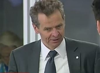 Περικοπές συντάξεων ζητά ο Πολ Τόμσεν