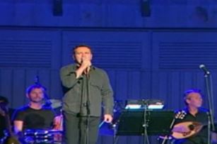 Τραυματίας με εγκαύματα ο Μανώλης Λιδάκης για να σώσει τον σκύλο του