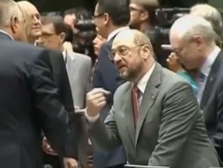 Σουλτς και Μακρόν απορρίπτουν κατηγορηματικά τα σενάρια για Grexit