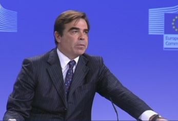 Κομισιόν: Αμετάκλητη η συμμετοχή στην ευρωζώνη, βάσει της Συνθήκης