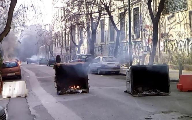 Επεισόδια γύρω από το Πολυτεχνείο μετά την πορεία αντιεξουσιαστών