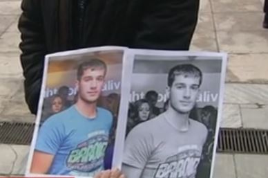 Εκατοντάδες οι εθελοντές που «χτένισαν» την Αθήνα ψάχνοντας τον Βαγγέλη