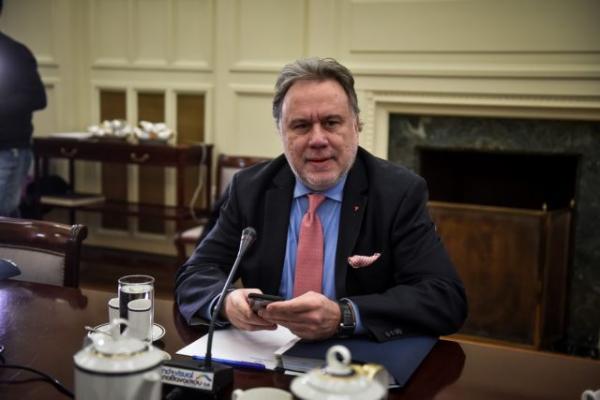 «Αδειάζει» Καμμένο ο Κατρούγκαλος για τις «πολεμικές ιαχές»