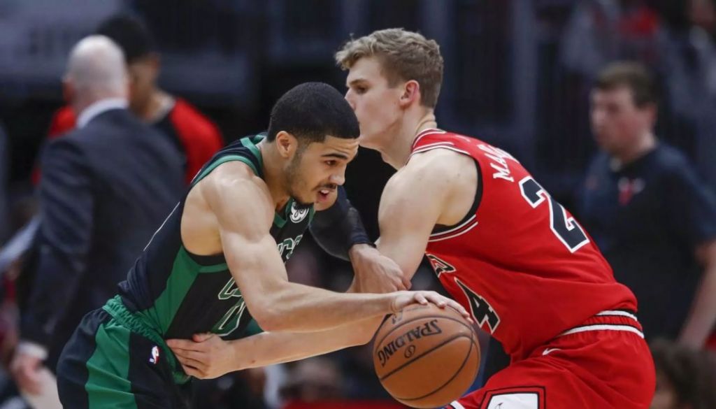 Ιστορικός διασυρμός των Μπουλς και μυθικό ρεκόρ των Σέλτικς