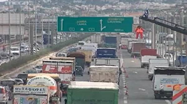 Σε απεργίες διαρκείας προσανατολίζονται οι ιδιοκτήτες φορτηγών ΔΧ