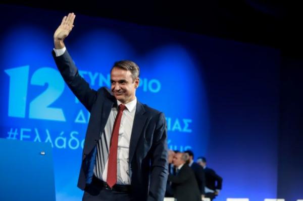 Τρυφερή έκπληξη στον Κυριάκο Μητσοτάκη