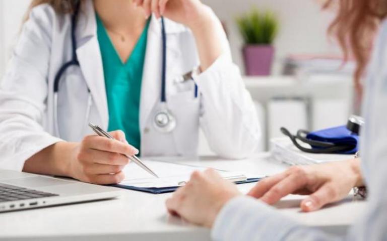 Αλλαγές και παράταση στον οικογενειακό γιατρό ζητά ο ΙΣΑ