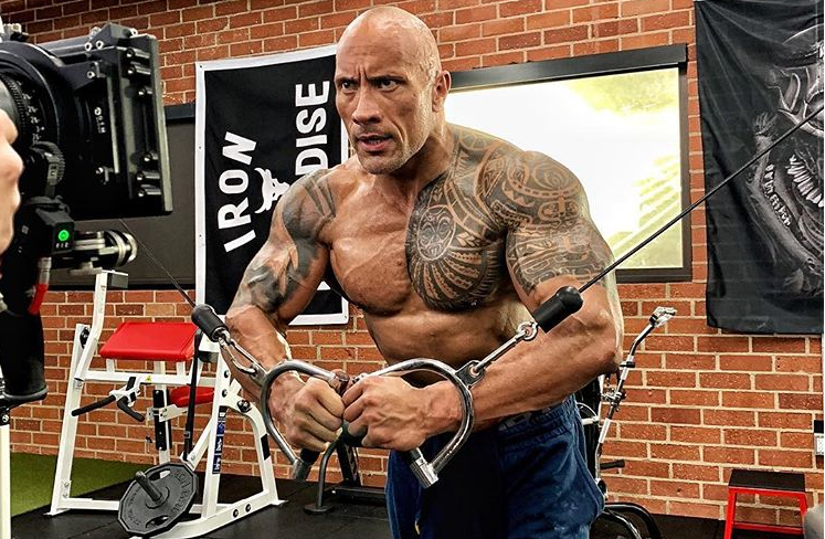 The Rock: Η τρυφερή αγκαλιά με τις κορούλες του και το δημόσιο μήνυμα αγάπης