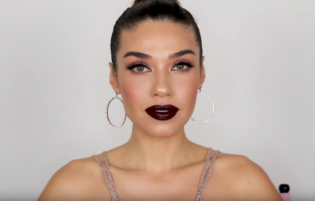 Σκούρα χείλη και στις γιορτές