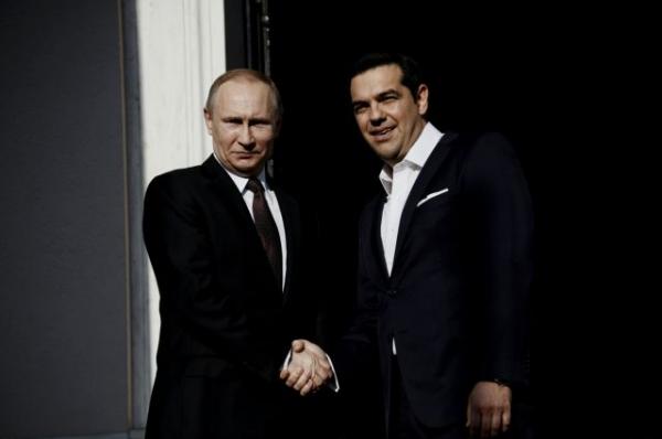 Αναζητά «σωσίβιο» στο Κρεμλίνο ο Τσίπρας