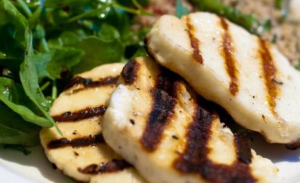 Τι απαντά η βρετανική εταιρία που κέρδισε το εμπορικό σήμα του χαλλουμιού