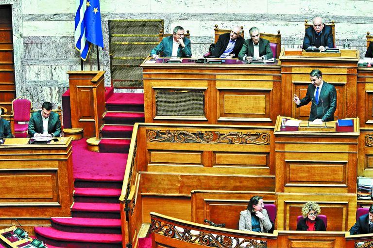 Μακεδονική φωτιά στην πολιτική σκηνή