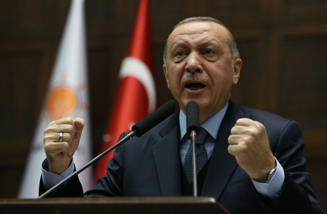 Σε ευθεία σύγκρουση ο Ερντογάν με τις ΗΠΑ: «Πάρτε πίσω τα όπλα από τους Κούρδους»