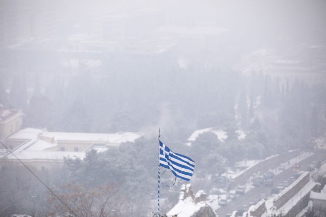 Το χιόνι κάλυψε πάνω από το 60% της Ελλάδας