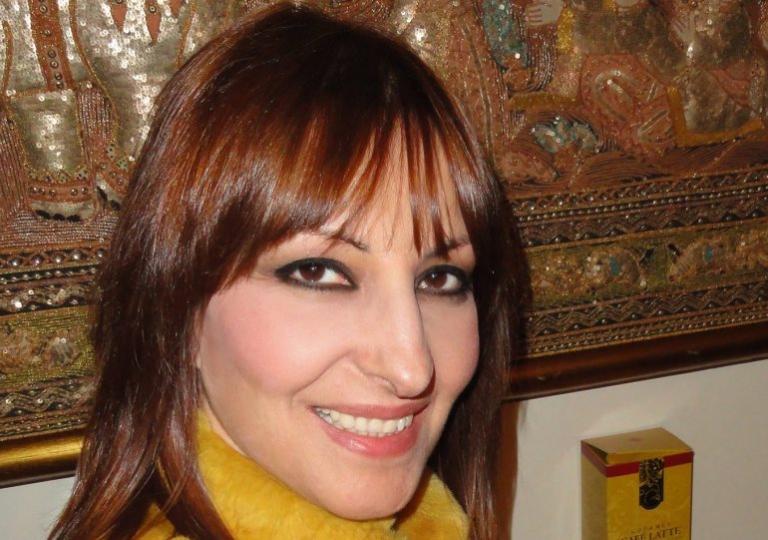 Η Αντζυ Σαμίου αποθεώνει ξανά τον Τσίπρα «τον άνδρα, τον ηγέτη»