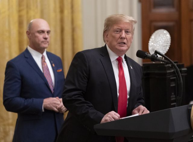 Για «νέο καραβάνι» μεταναστών προειδοποιεί ο Τραμπ