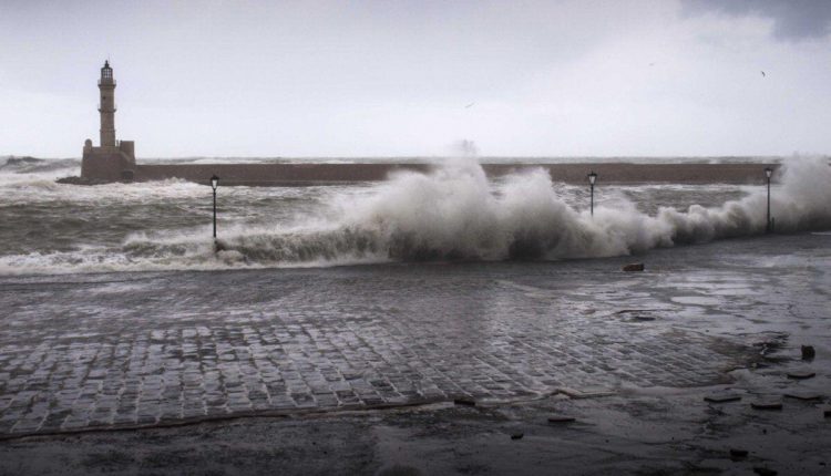 Στο έλεος της κακοκαιρίας η Κρήτη – Προβλήματα λόγω χιονιά