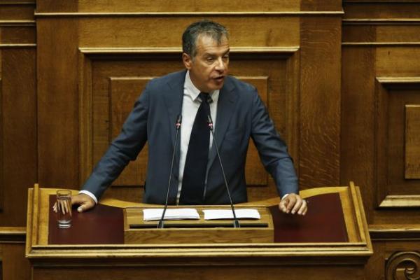 Θεοδωράκης: Θετική ψήφος για τις Πρέσπες δεν σημαίνει ψήφο εμπιστοσύνης στην κυβέρνηση