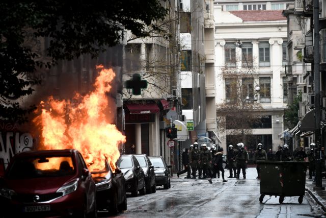 Μαχαίρωσαν άνδρα στη συμβολή των οδών Ασκληπιού και Σόλωνος