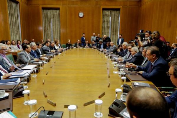 Ο ανασχηματισμός, τα πρόσωπα που ακούγονται και τα σενάρια εκλογών