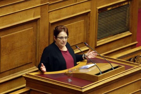 Παπαρήγα προς ΣΥΡΙΖΑ: Δεν ξεπλένεστε με τίποτα