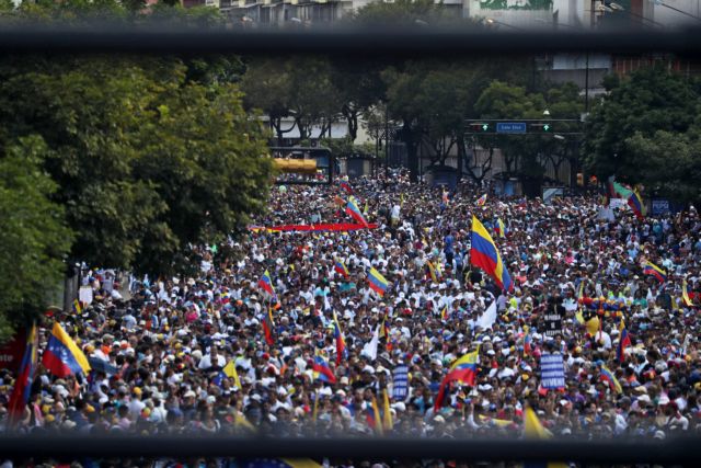 Βενεζουέλα: Εκατοντάδες χιλιάδες στους δρόμους κατά του Μαδούρο