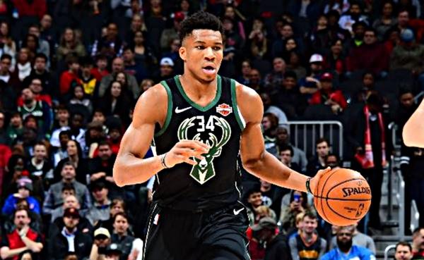 Αντετοκούνμπο: «Δεν είμαι στο 100%, απολαυστικό να παίζουμε για Μπουντενχόλζερ»