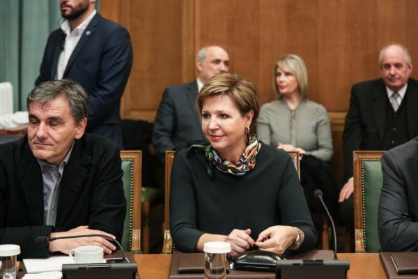 Εκοψε την πίτα ο Αλέξης, η Ολγα η τυχερή