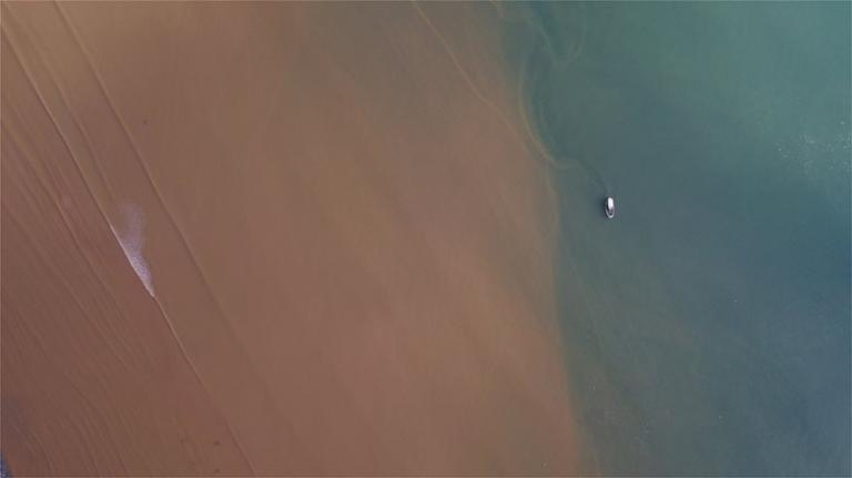 Νέα Κίος: Καφέ «βάφτηκε» η θάλασσα από τις ισχυρές βροχοπτώσεις