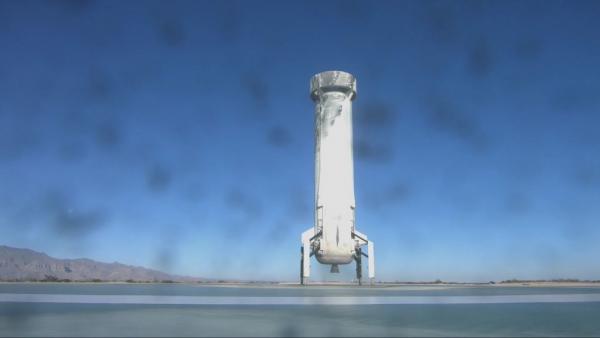 Με επιτυχία η 10η δοκιμαστική πτήση του επαναχρησιμοποιούμενου πυραύλου της Blue Origin του Μπέζος