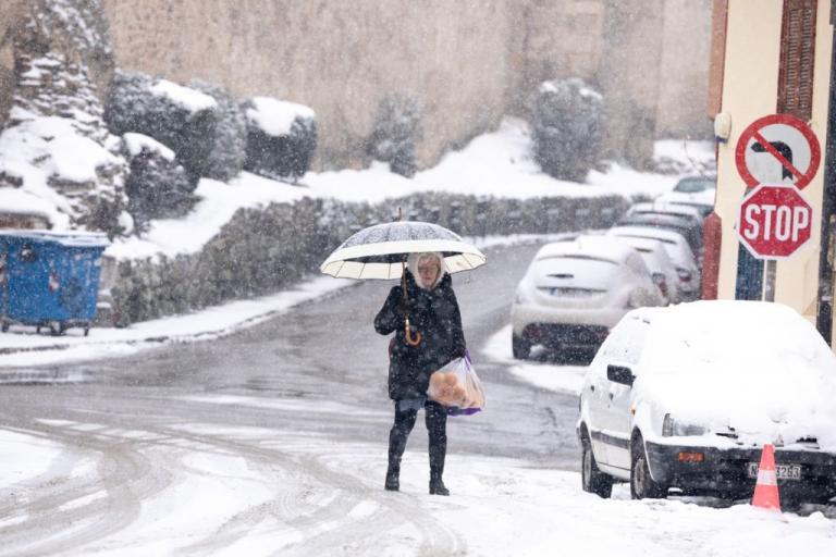 Συνεχίζεται η κακοκαιρία – Βροχές, καταιγίδες και χιόνια την Κυριακή