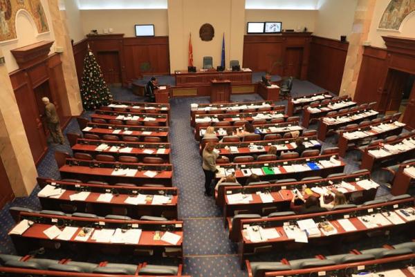 Εγκρίθηκε η Συμφωνία των Πρεσπών στα Σκόπια – Το «μπαλάκι» στην Αθήνα