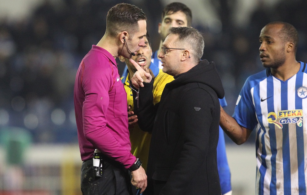 Μαινόμενος Κάναντι, κόλλησε το πρόσωπο του στον Παπαπέτρου (vid)