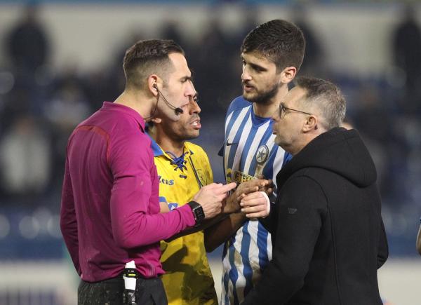 Ο Ατρόμητος ζητά ξένους διαιτητές με την ΑΕΚ