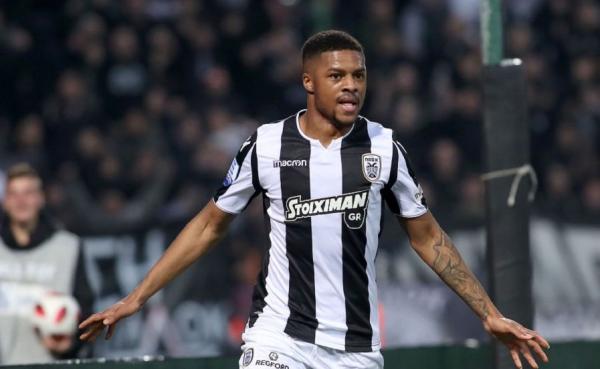 Άκπομ: Θυμώνω με τον εαυτό μου όταν κάνει λάθη