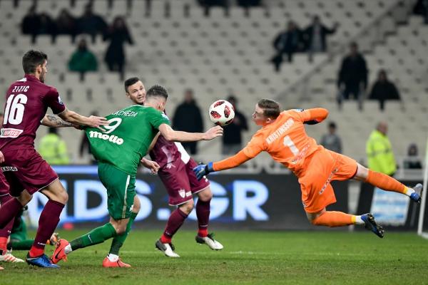 Το πέναλτι που δεν δόθηκε στον Μακέντα (vid)