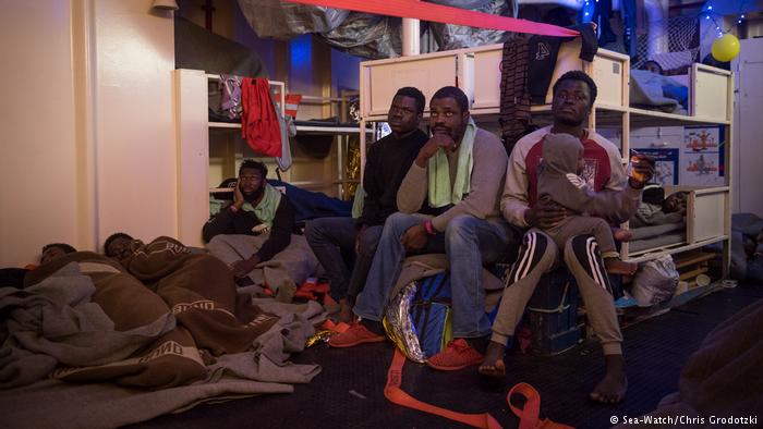Η Κομισιόν επιμένει στην κατανομή προσφύγων